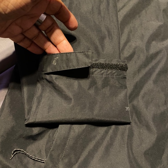 Men’s Black Eddie Bauer Windbreaker w/Hood - Picture 4 of 11